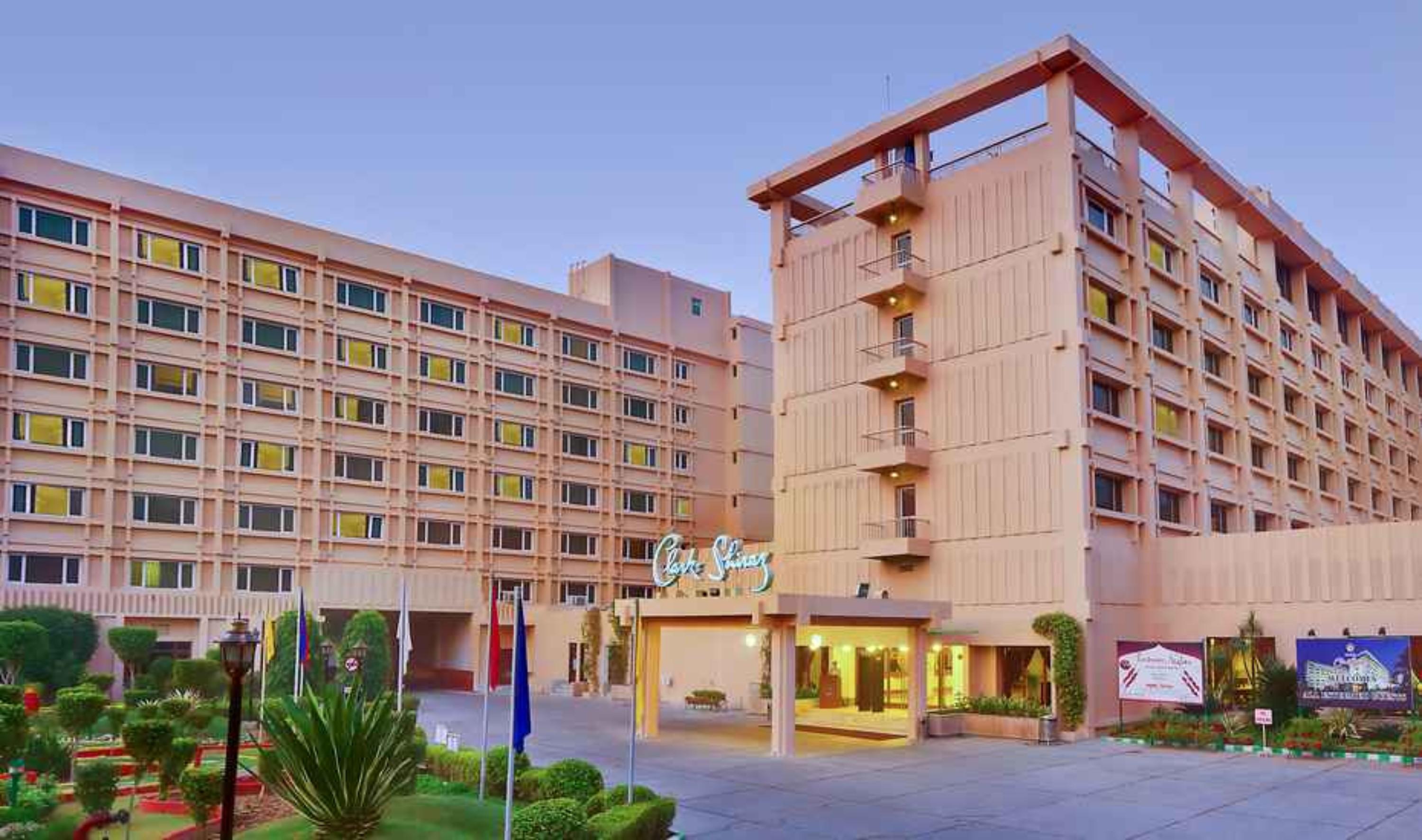 Hotel Clarks Shiraz Agra  Exterior foto