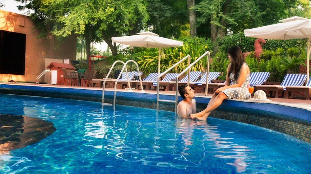 Hotel Clarks Shiraz Agra  Exterior foto